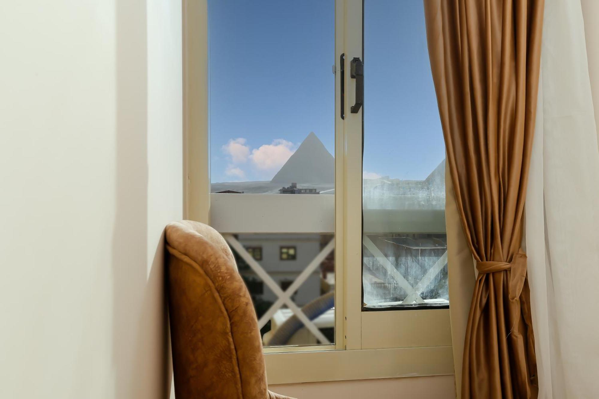 Horizon Pyramid View Inn Kafret el-Gabal Exteriér fotografie